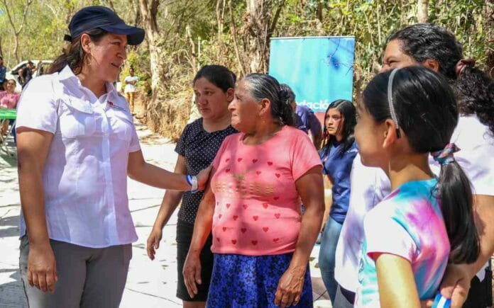 Liderazgo femenino Liderazgo femenino