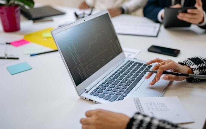 Mujeres en el ámbito financiero Mujeres en el ámbito financiero